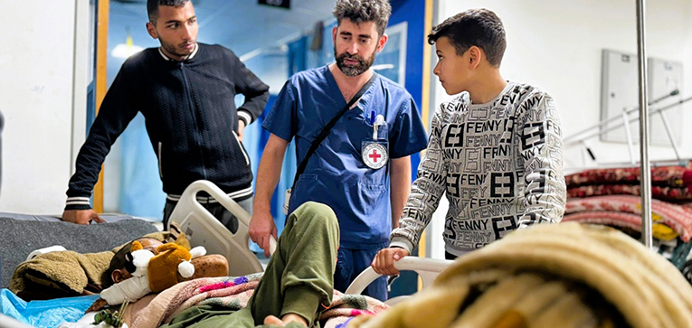 Melbourne emergency nurse delivers humanitarian aid in Gaza.